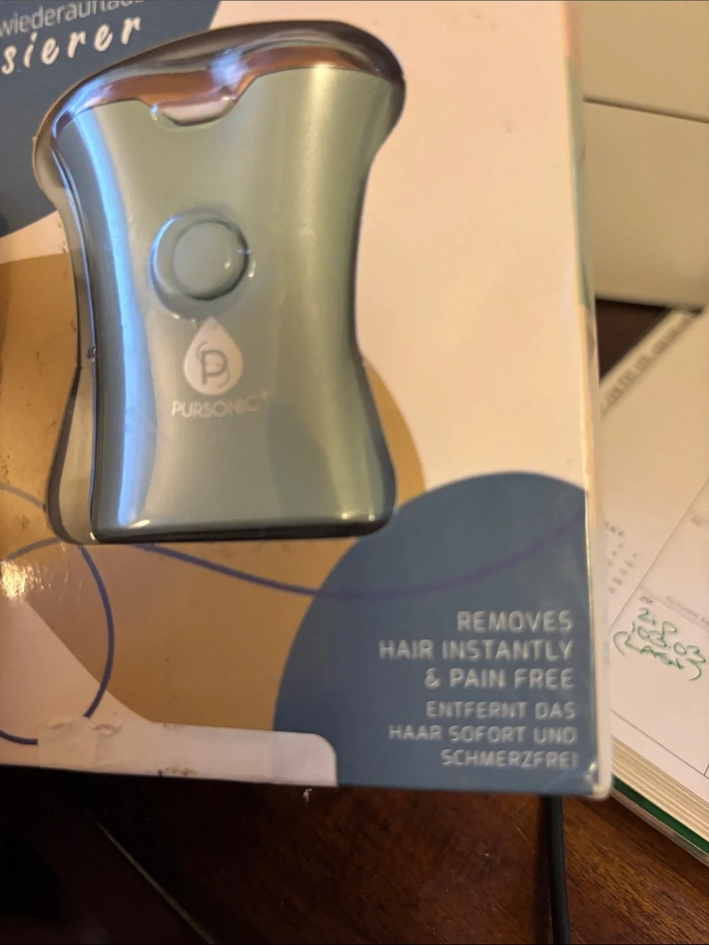 Pursonic USB Rechargeable Shaver — Mint Green. Box dented from shipping.